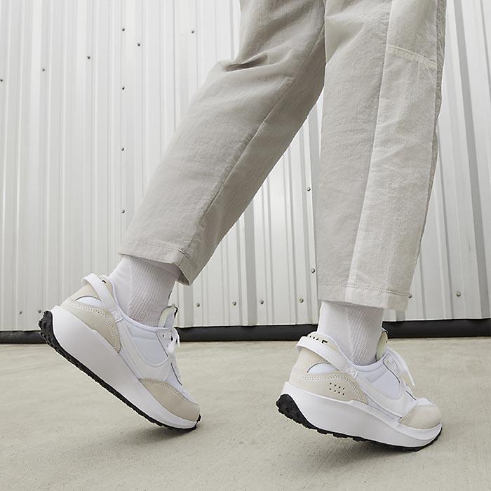 Wmns Nike Waffle Debut